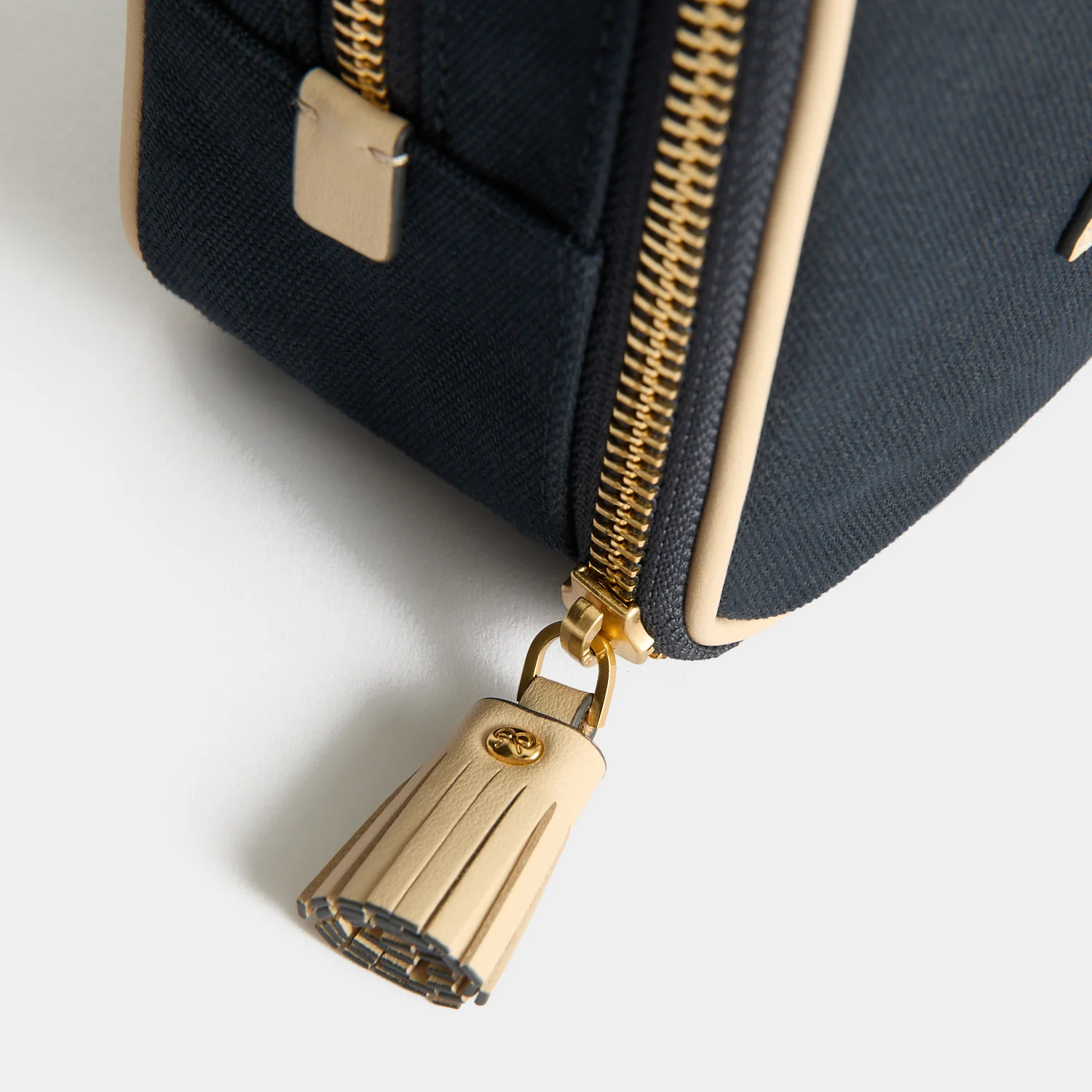 Bespoke Walton Wash Bag - Image 5