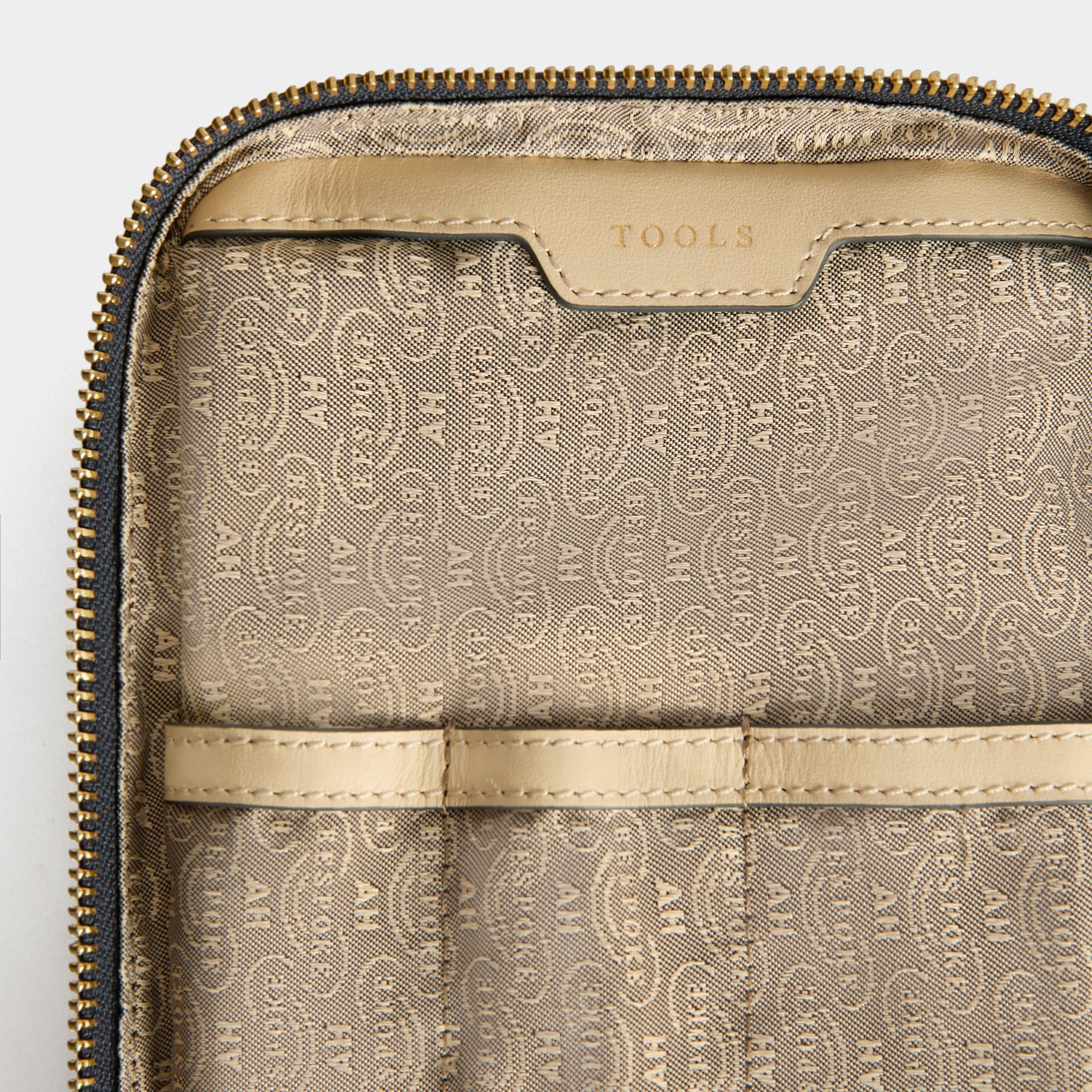 Bespoke Walton Wash Bag - Image 8