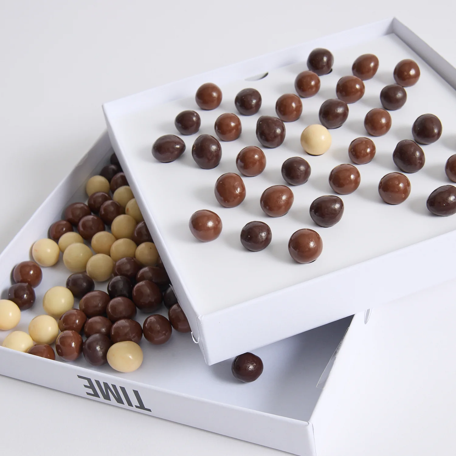 Chocolate Solitaire Box - Image 4