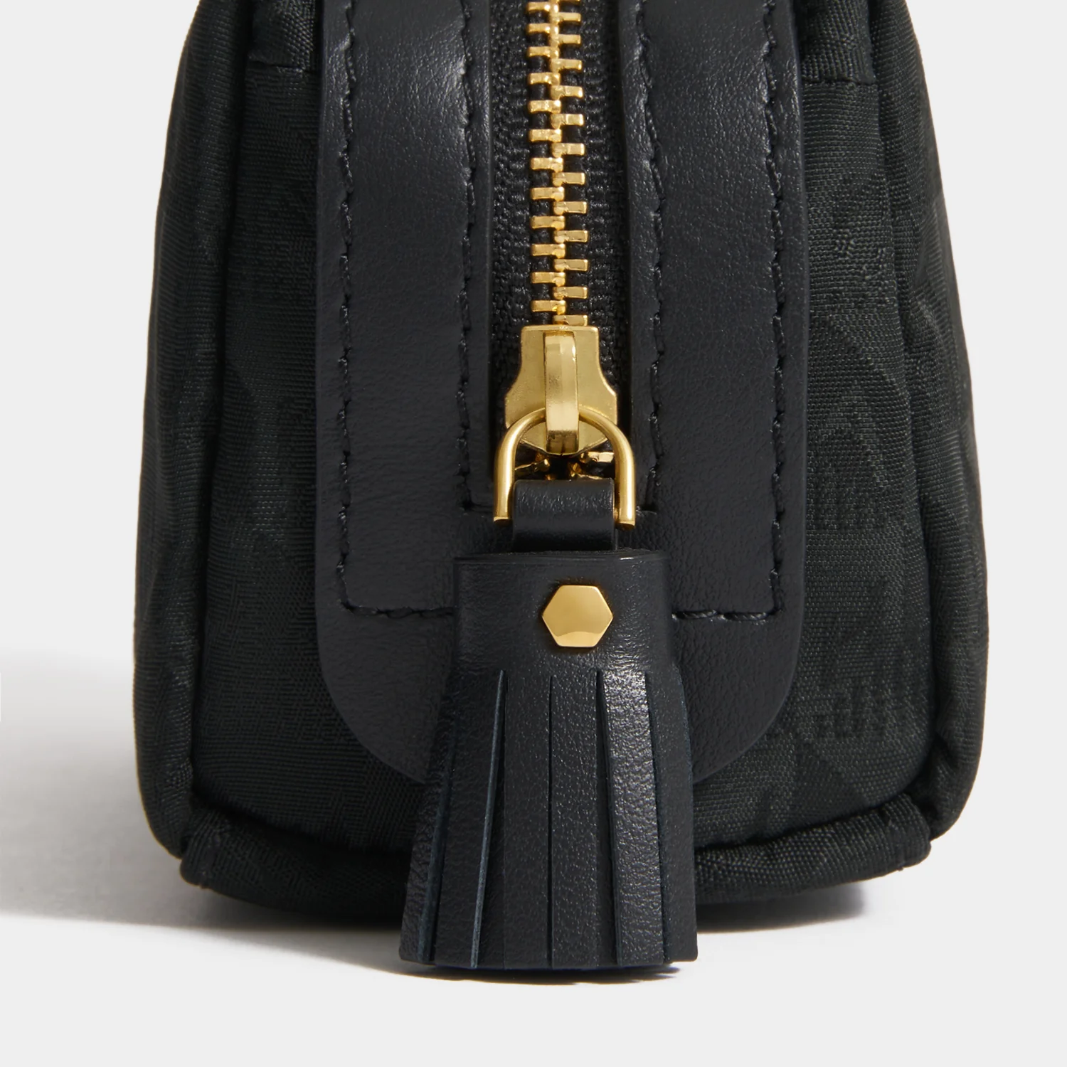 Logo Girlie Stuff Pouch - Image 5