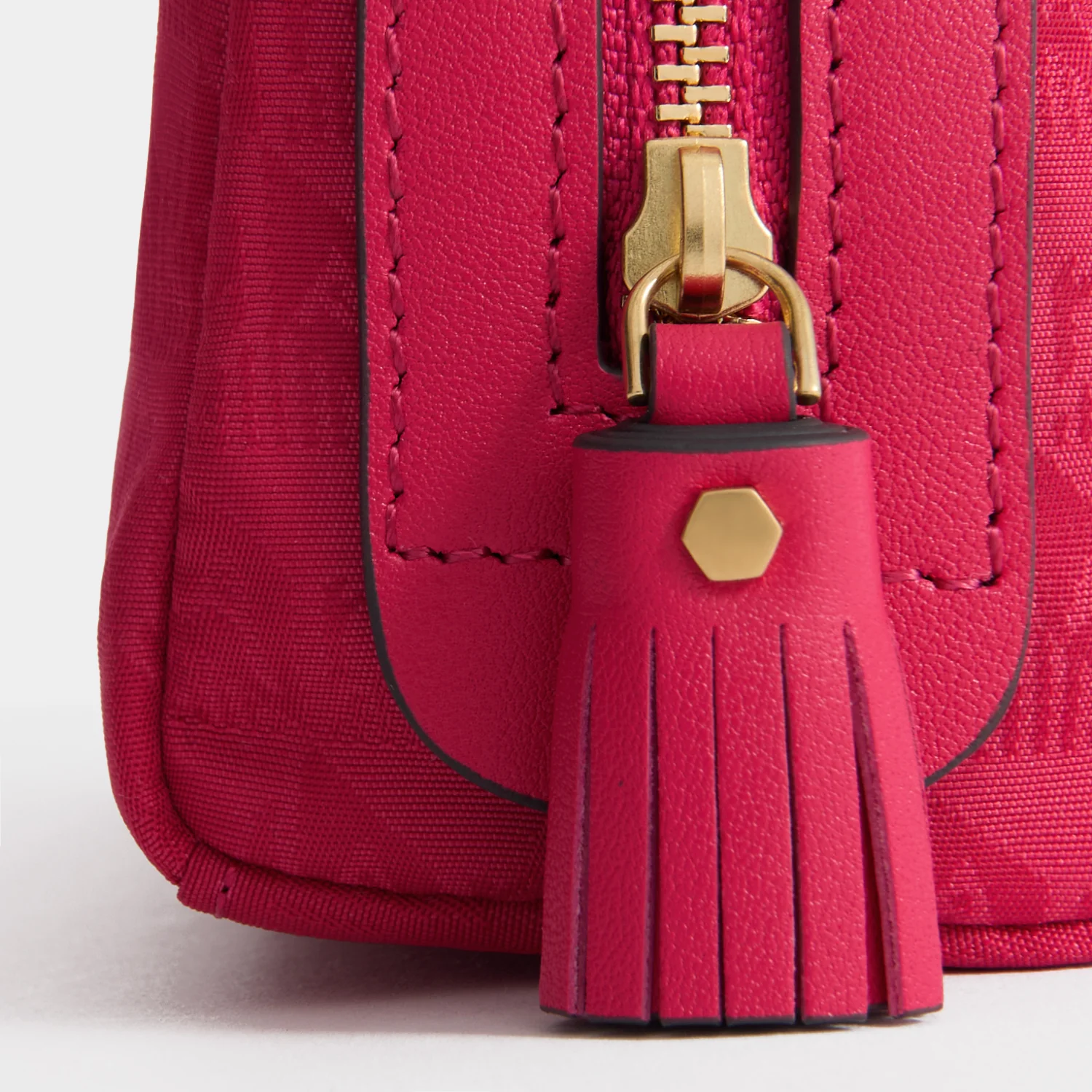 Logo Girlie Stuff Pouch - Image 3