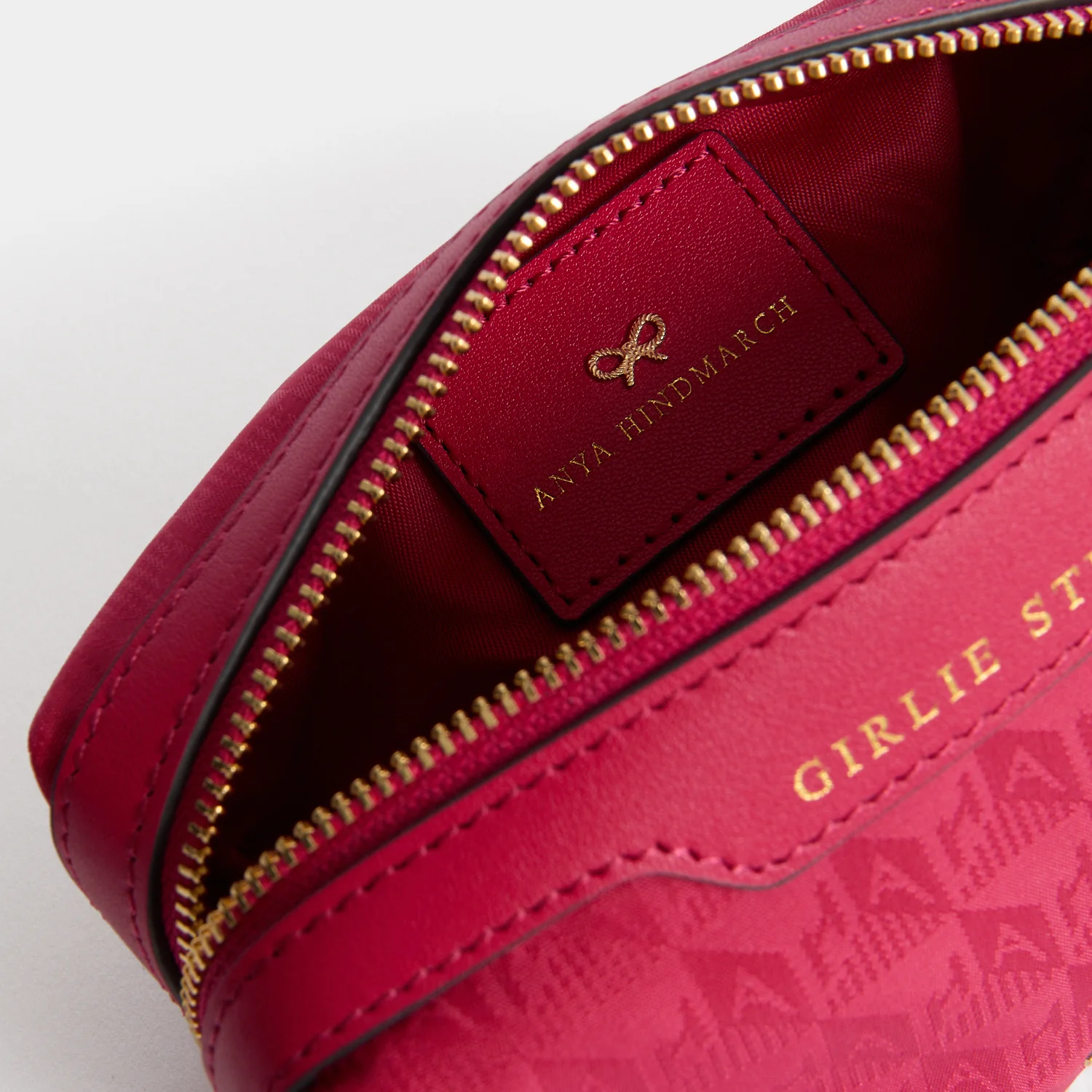 Logo Girlie Stuff Pouch - Image 6