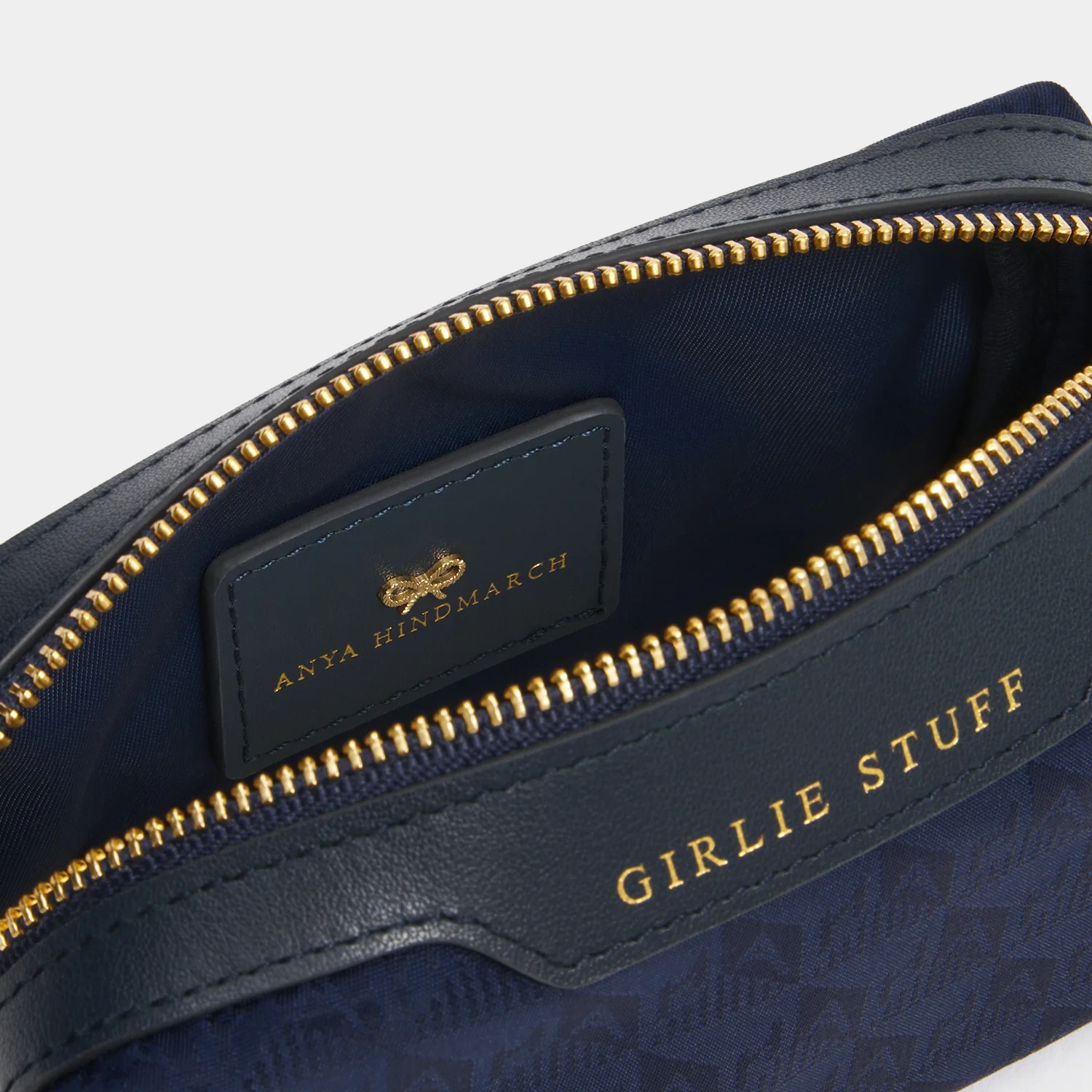 Logo Girlie Stuff Pouch - Image 6