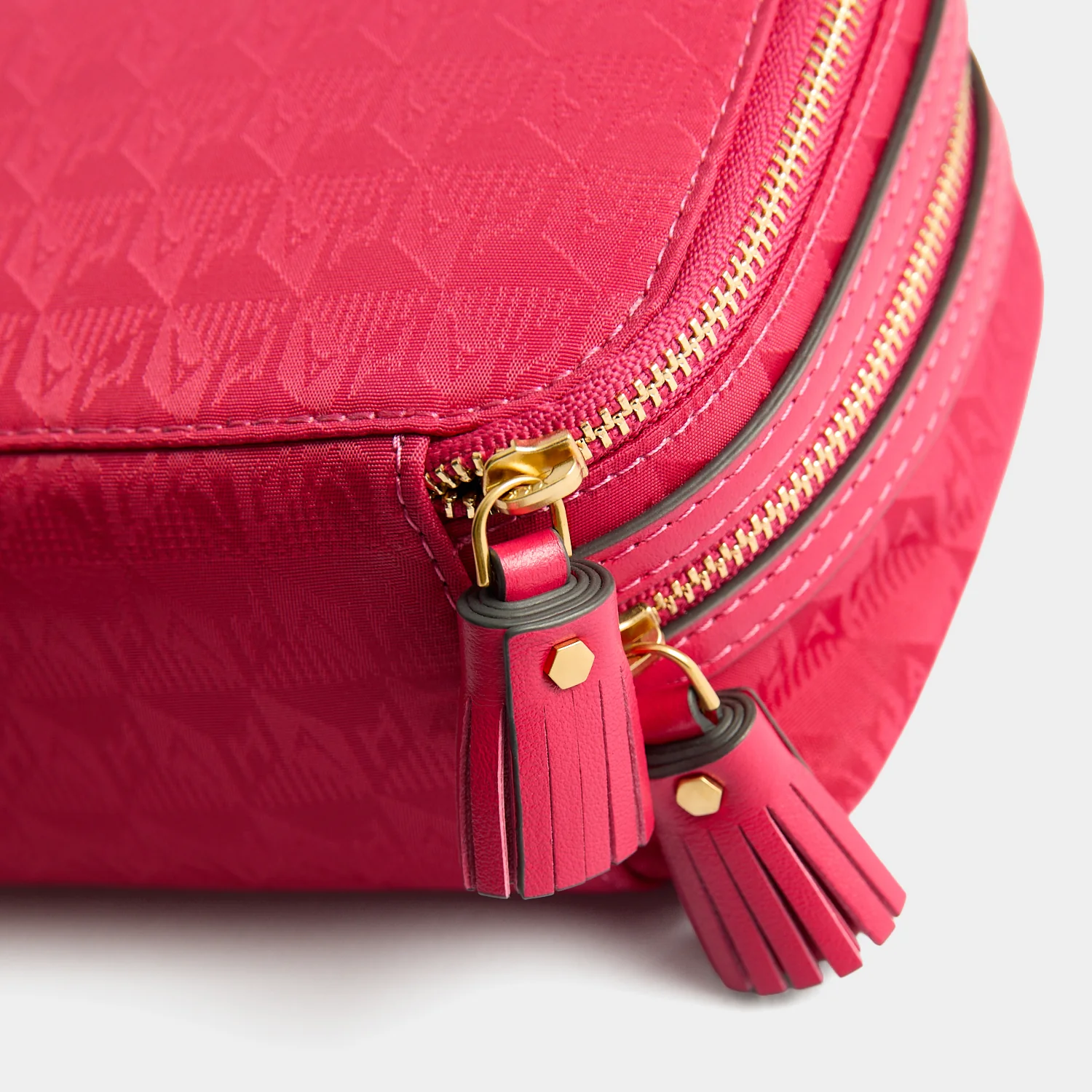 Logo Make-Up Pouch - Image 9