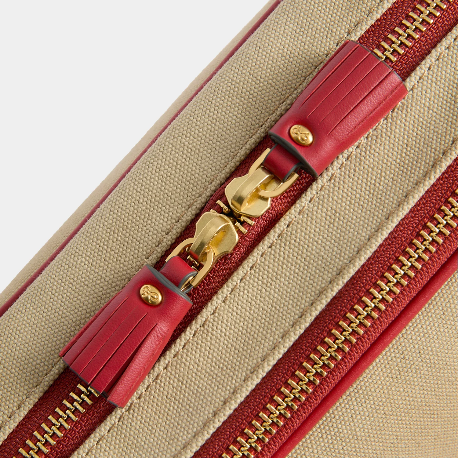 Bespoke Walton Wash Bag - Image 3