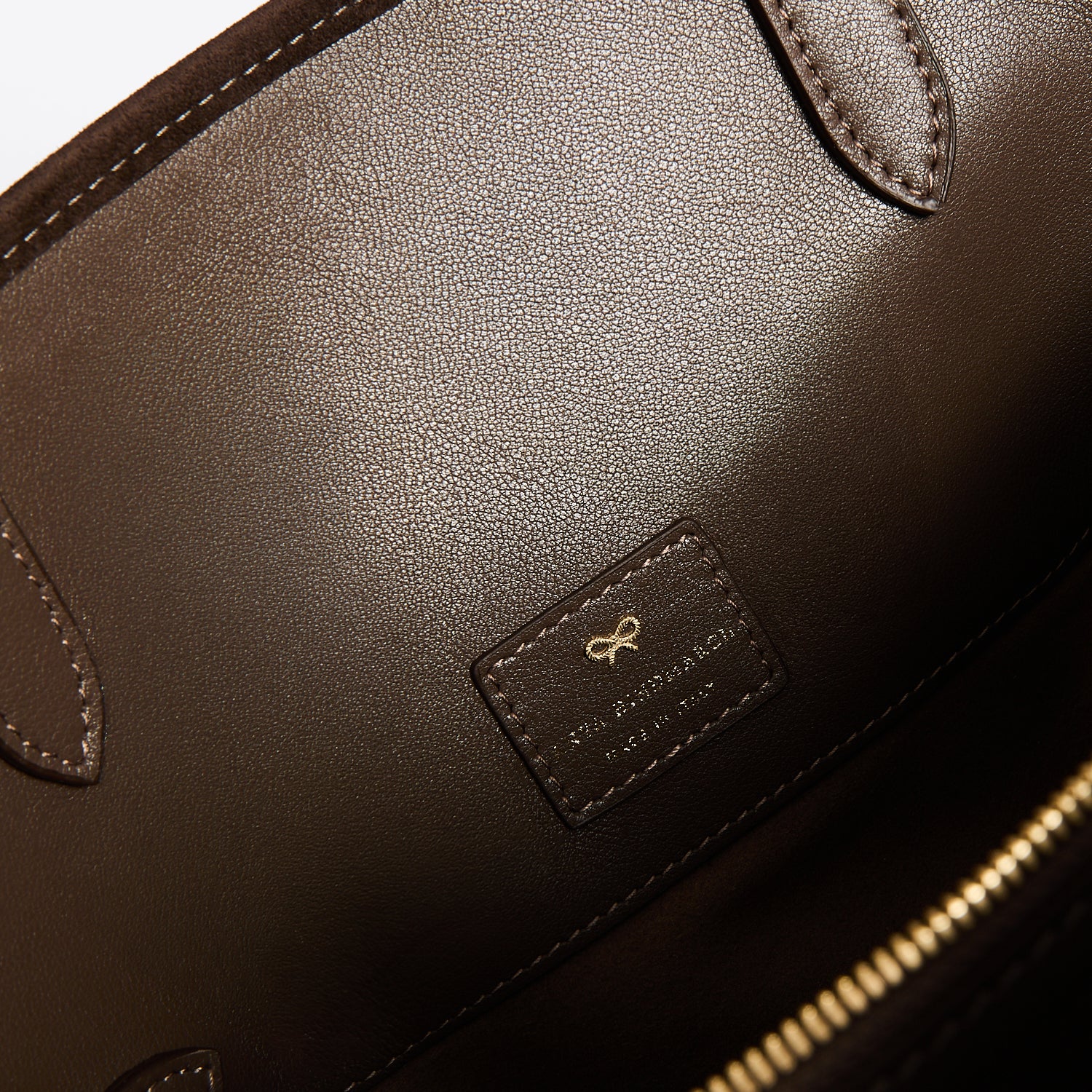 Wilson Shoulder Bag - Image 11